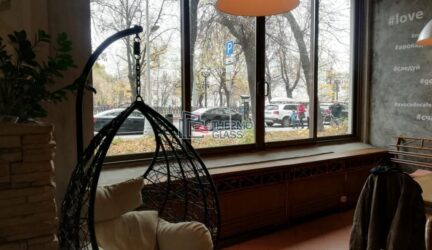 Панорамное окно в кафе Авакадо. Москва